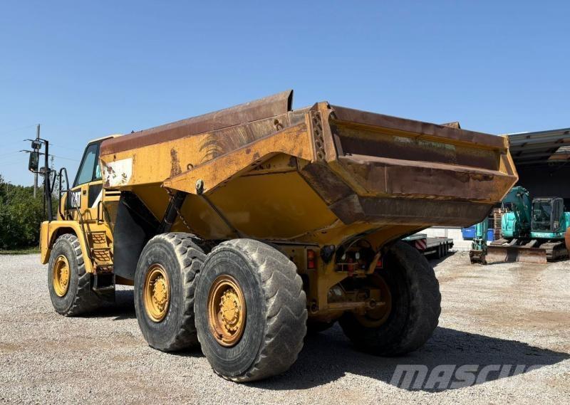 CAT 730 Kĺbové nákladné autá