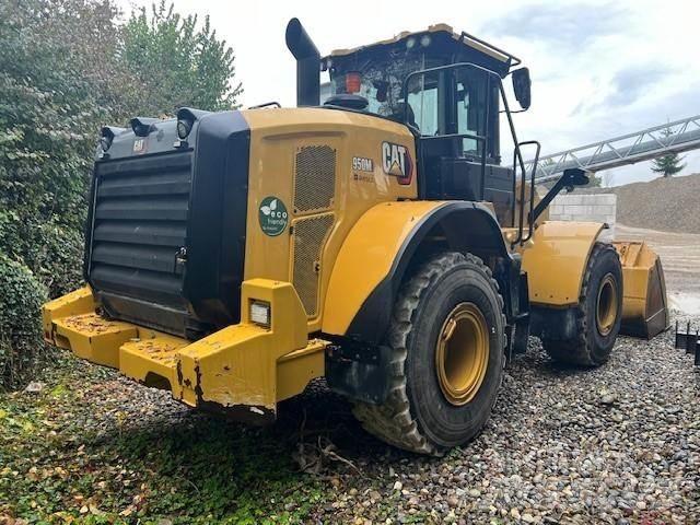 CAT 950M Kolesové nakladače