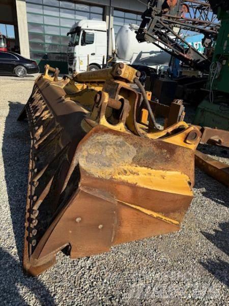 CAT D8T Pásové dozéry