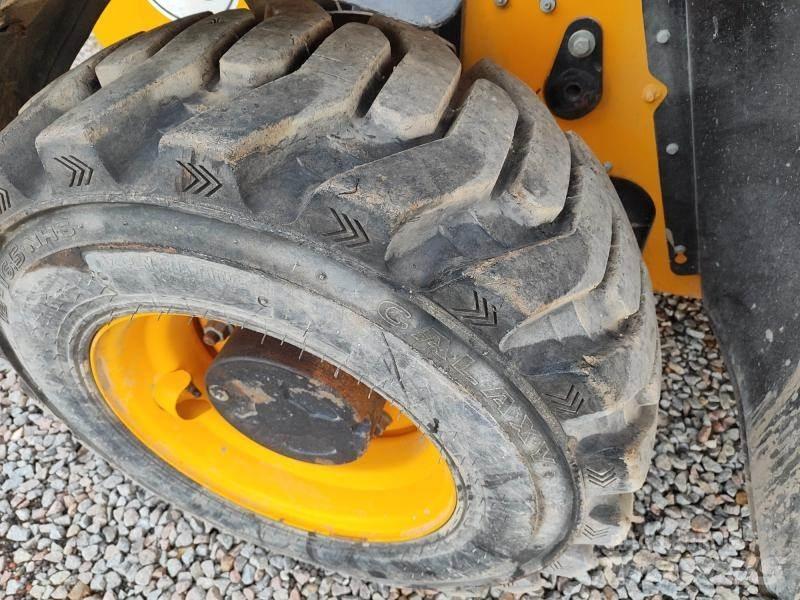 JCB 525-60 Kolesové nakladače