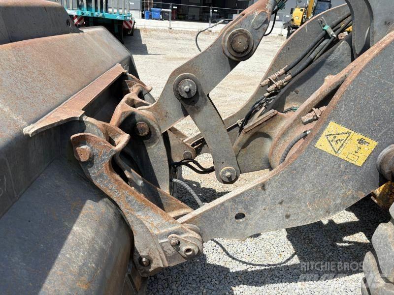 Volvo L90H Kolesové nakladače