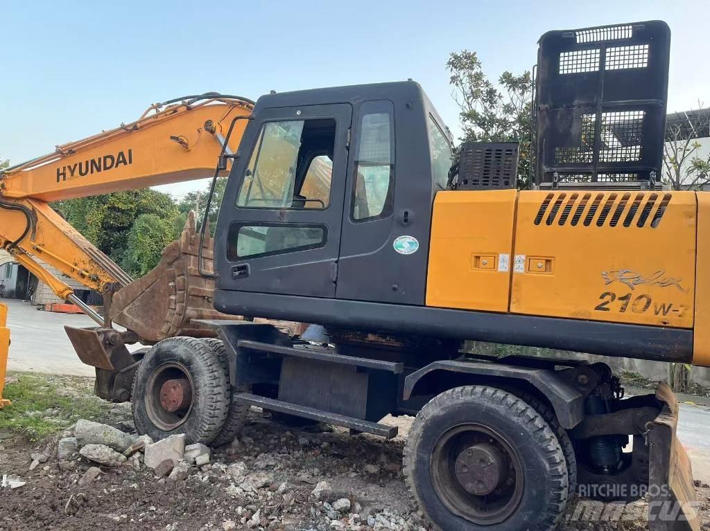 Hyundai R210W-7 Kolesové rýpadlá