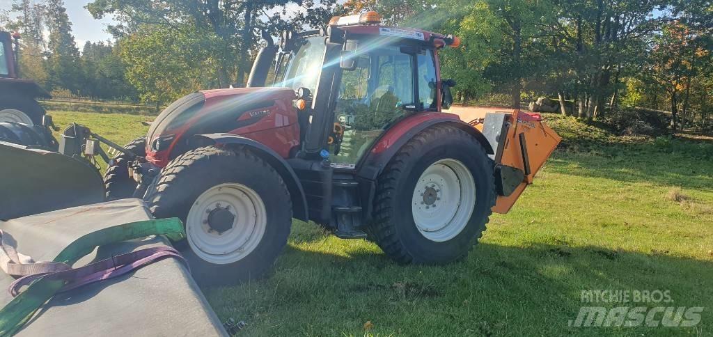 Valtra N114HT5 Traktory