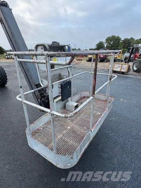 Manitou 200 ATJ Kompaktné samohybné kĺbové plošiny