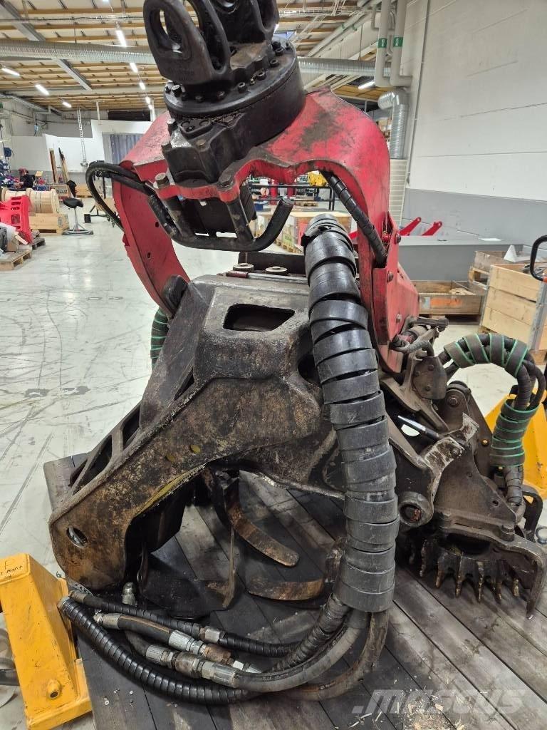 Komatsu C 144 Žatevné hlavy