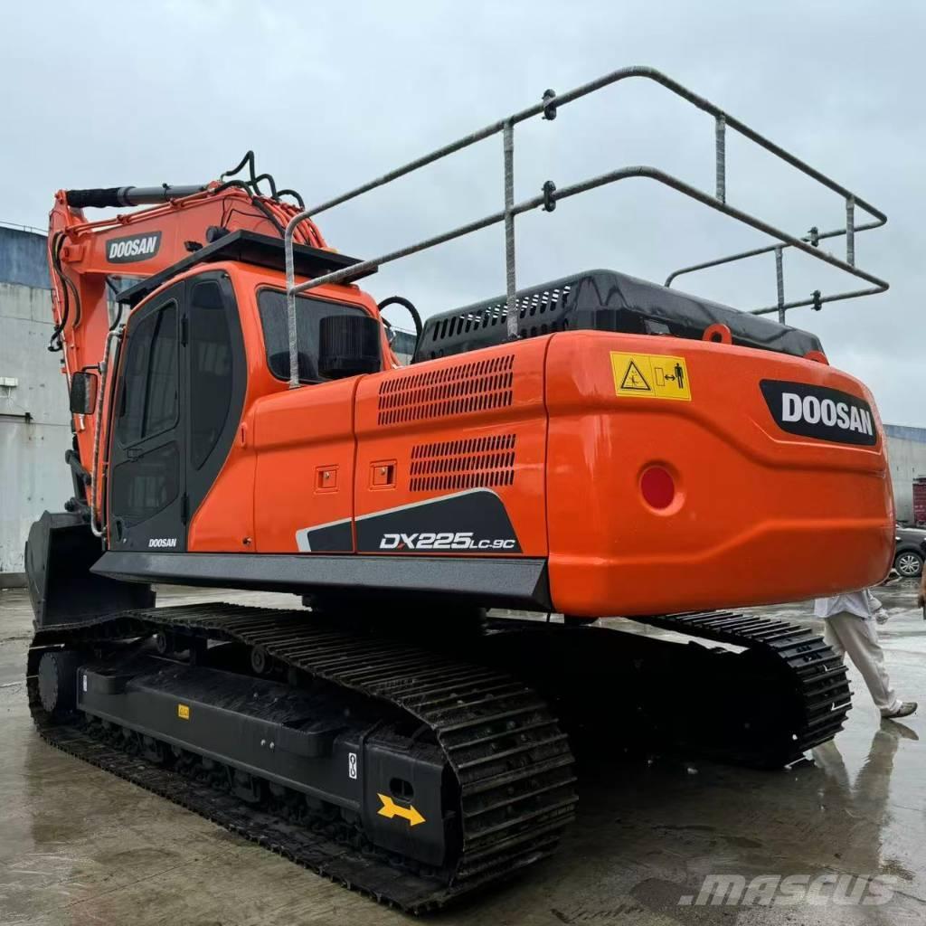 Doosan DX 225 LCA Pásové rýpadlá