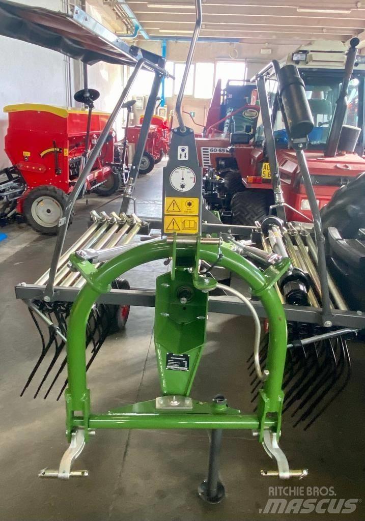 Fendt Former 400 DN Obracače a zhrabovače sena