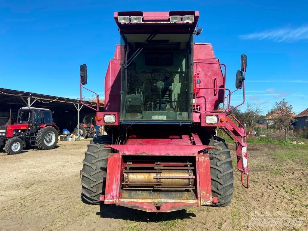 Case IH 521 Kombinované zberacie stroje