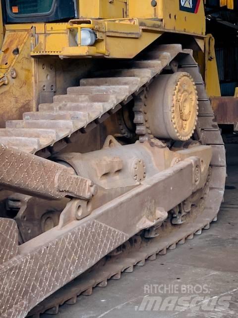 CAT D 9 T Pásové dozéry