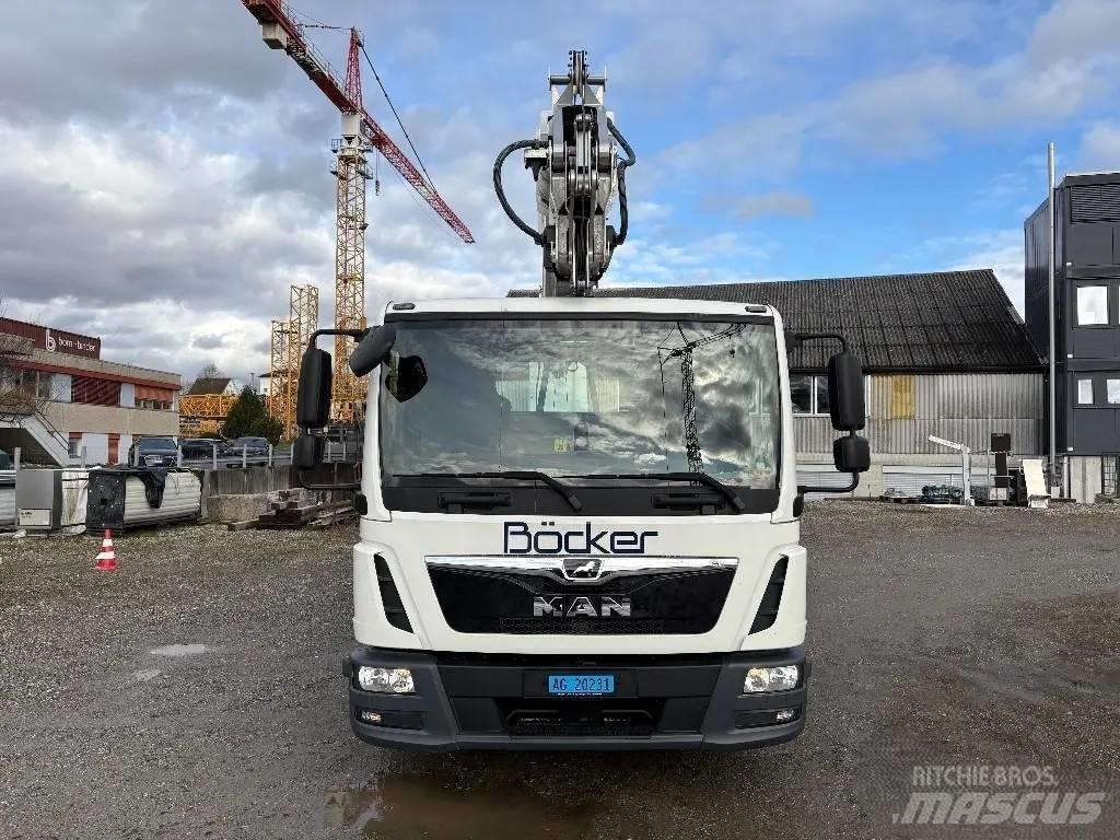 Böcker AK 37/4000 Žeriavy pre ťažký terén