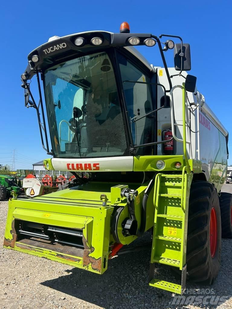 CLAAS Tucano 440 Kombinované zberacie stroje