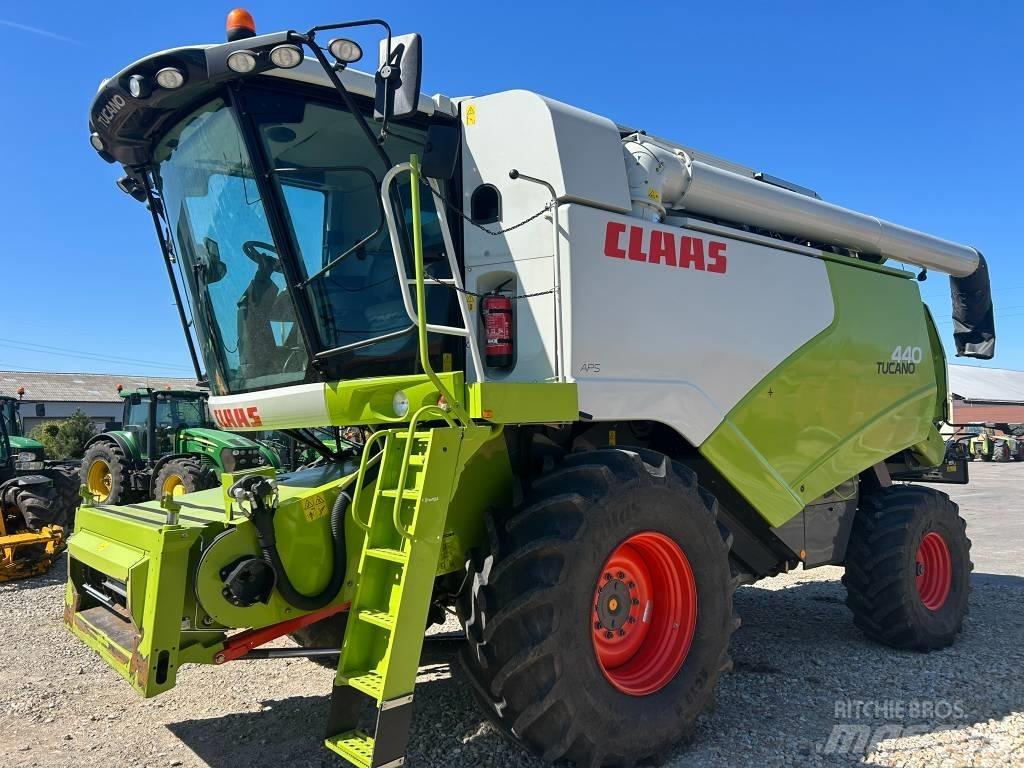 CLAAS Tucano 440 Kombinované zberacie stroje