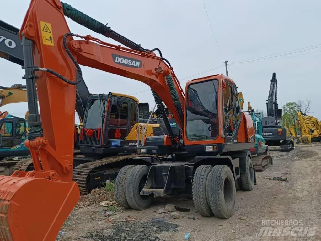 Doosan 150 W-7 Kolesové rýpadlá