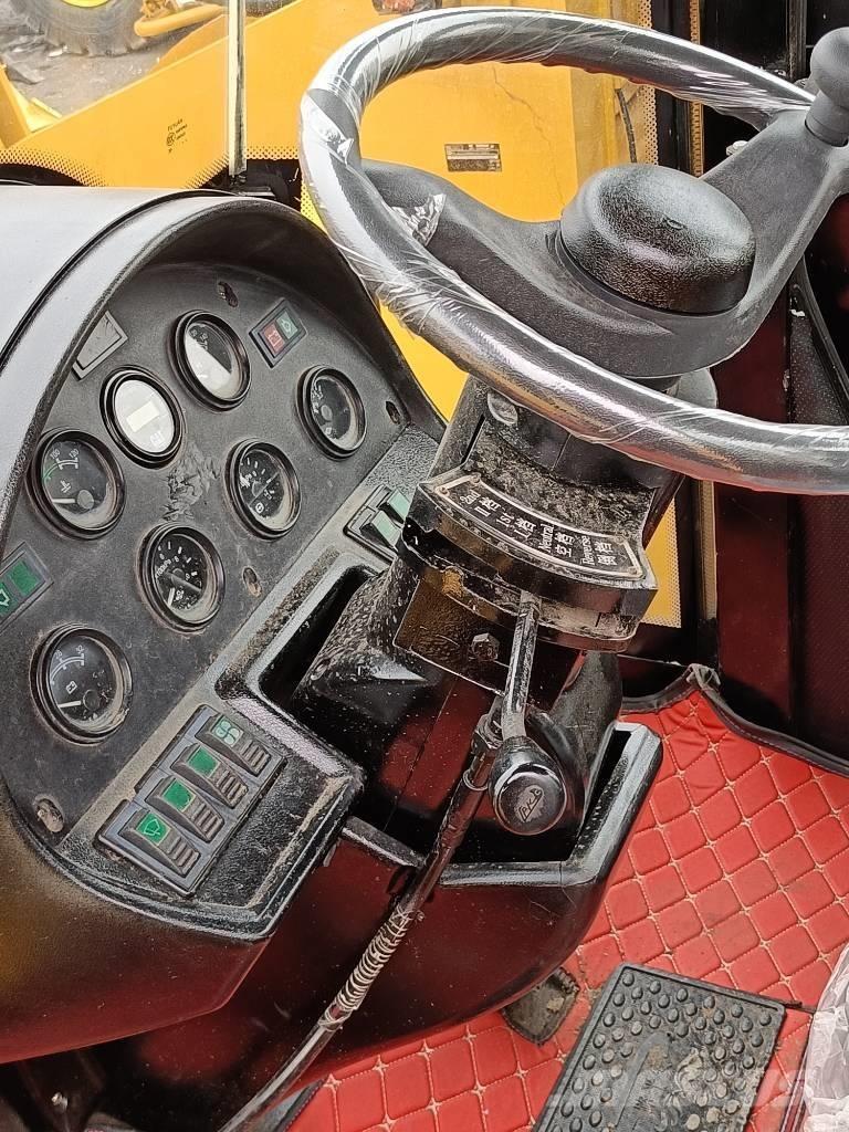 CAT 966 H Kolesové nakladače