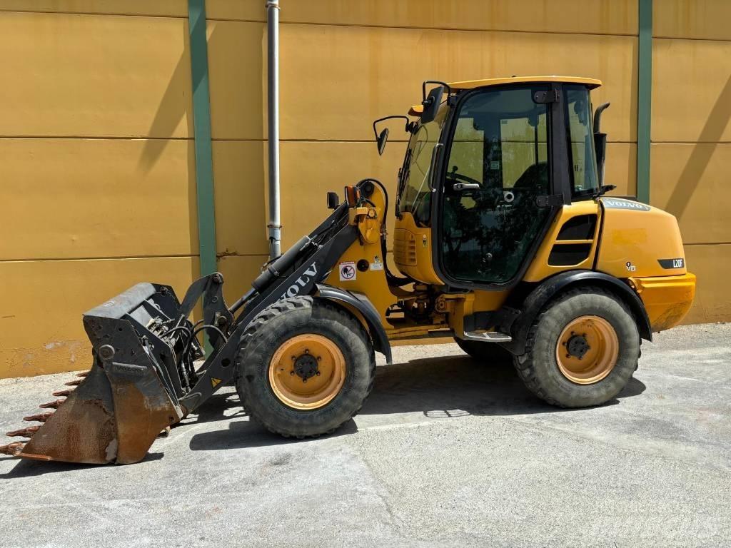 Volvo L 25 F Kolesové nakladače