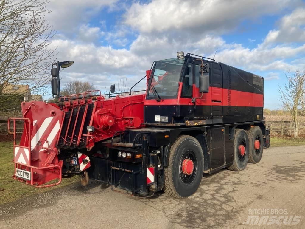 Grove GCK3045 Univerzálne terénne žeriavy