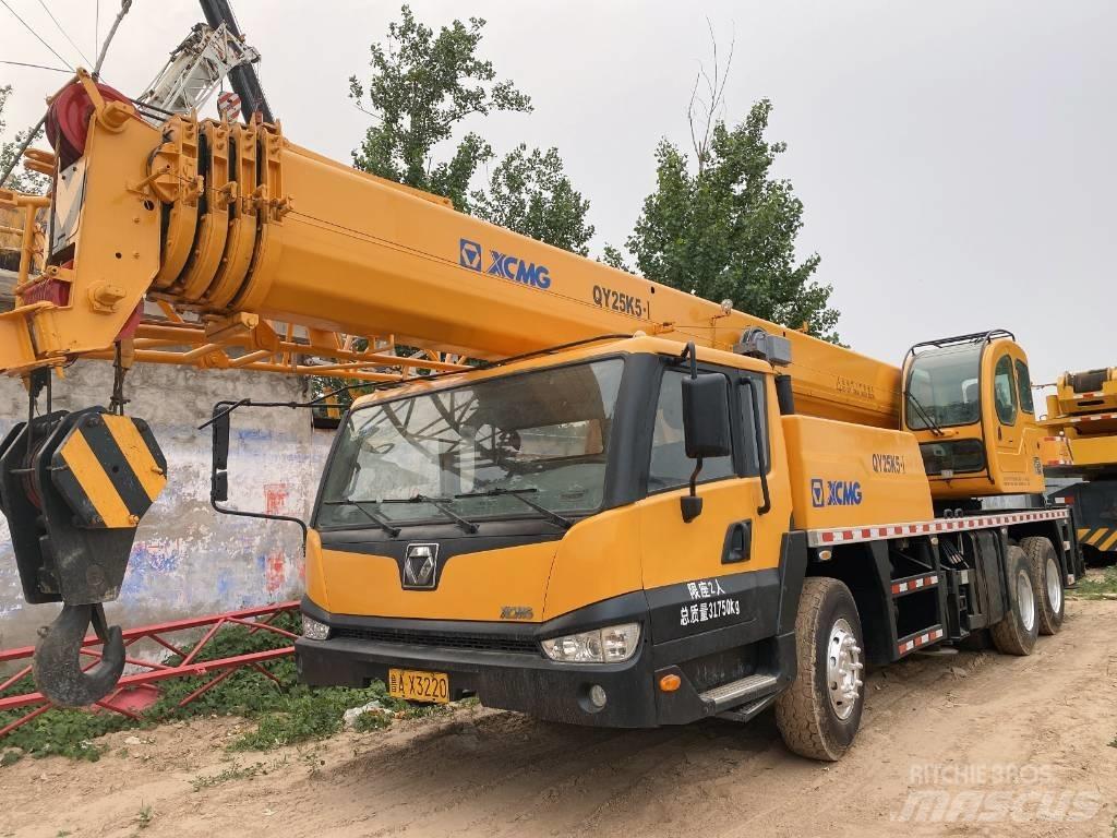 XCMG XCT 25 Univerzálne terénne žeriavy