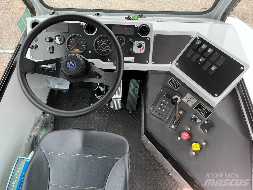 Capacity TJ5000 DOT Terminálový ťahač