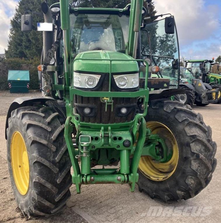John Deere 6140R Traktory