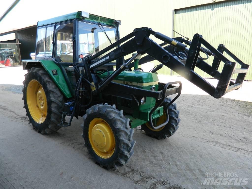 John Deere 2130 Traktory