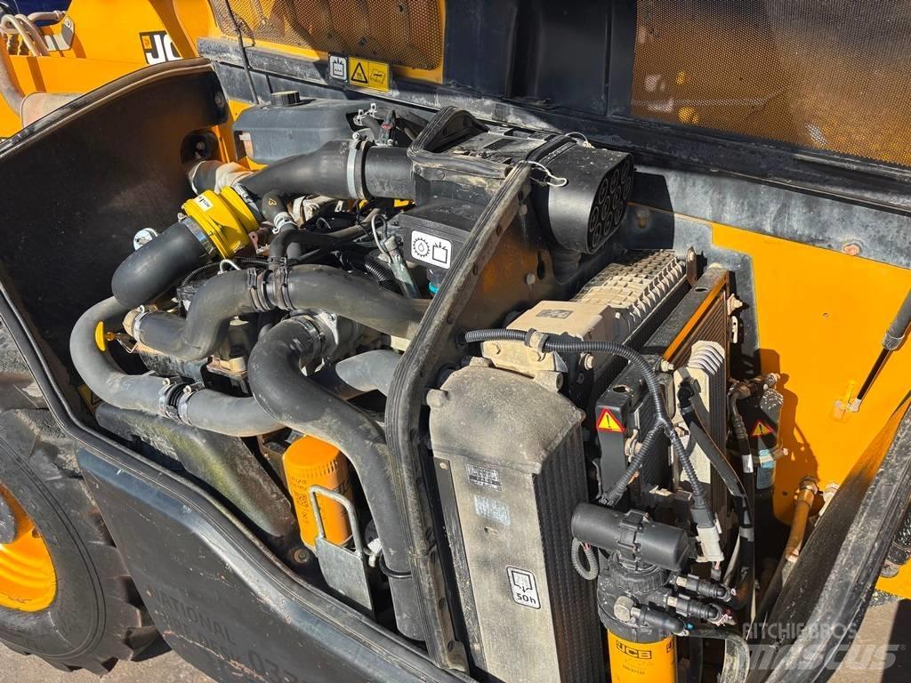 JCB 535-125 Hiviz Teleskopické manipulátory