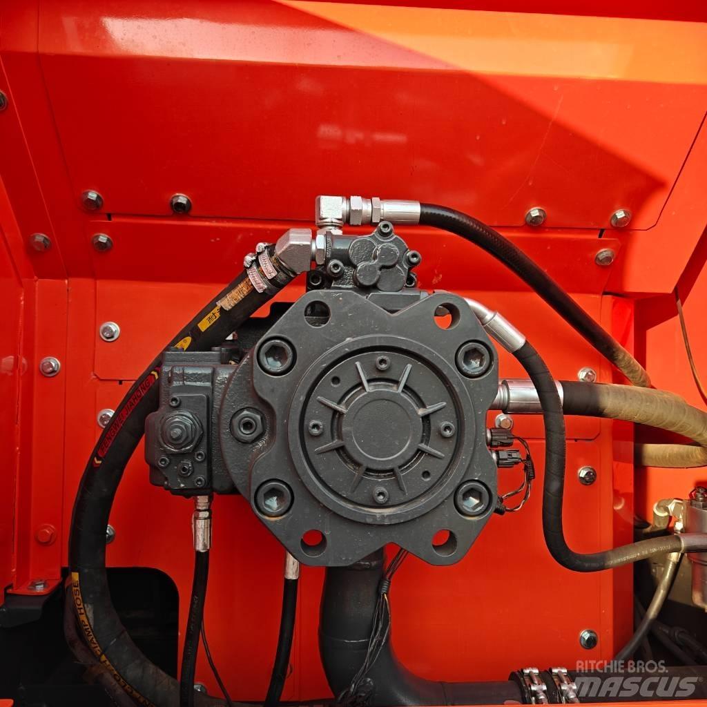 Doosan DX300LC-9C Pásové rýpadlá