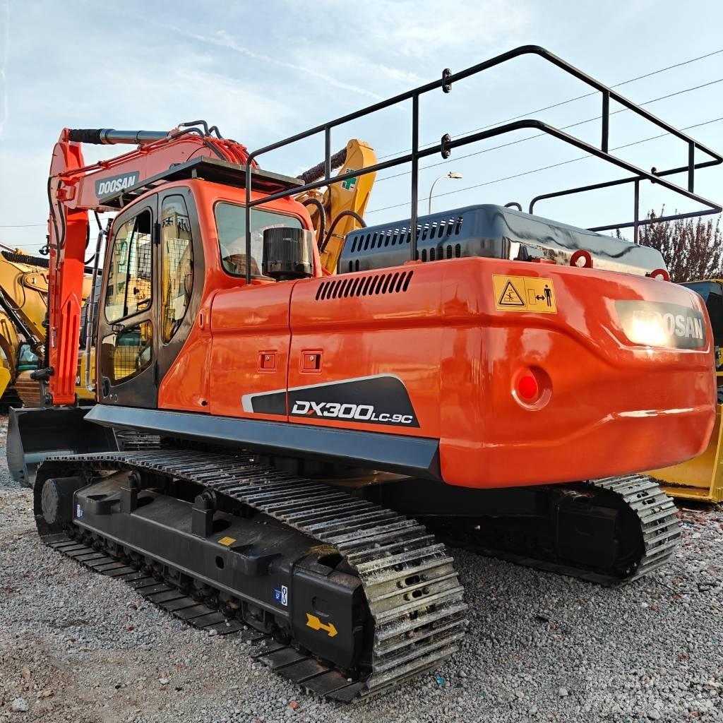 Doosan DX300LC-9C Pásové rýpadlá