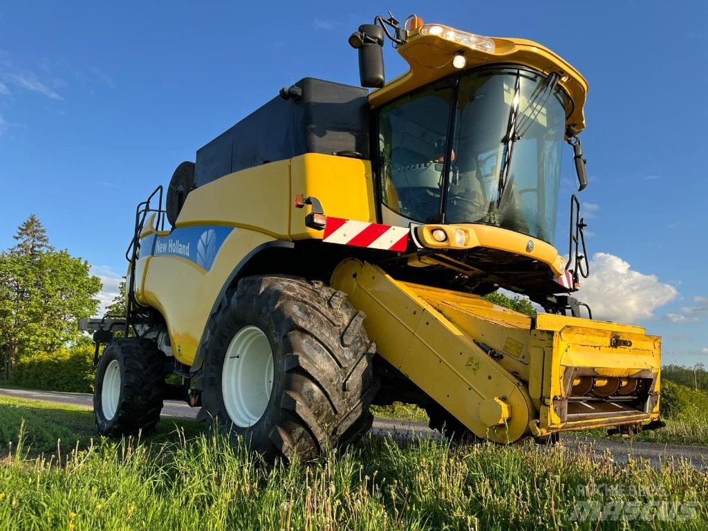 New Holland CX 860 Kombinované zberacie stroje