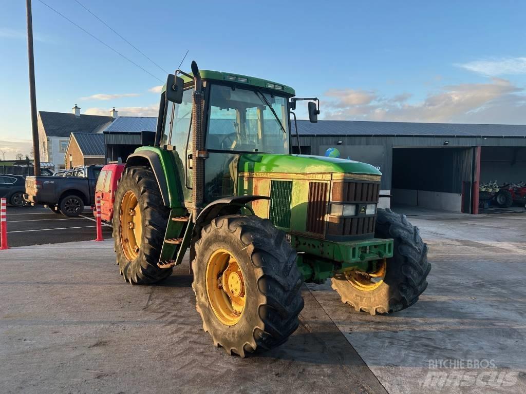 John Deere 6800 Traktory