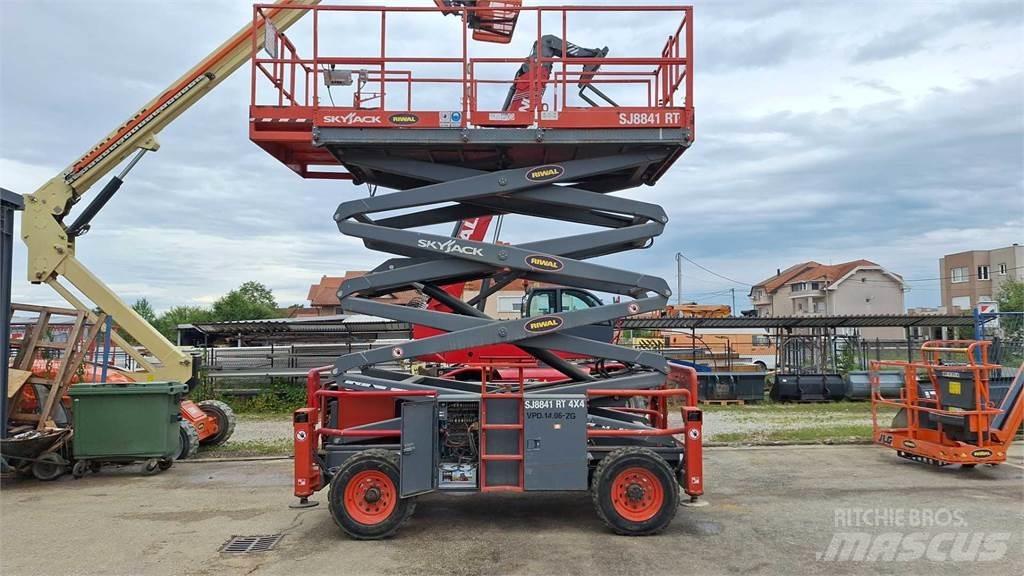 SkyJack 8841RT Nožnicové zdvíhacie plošiny