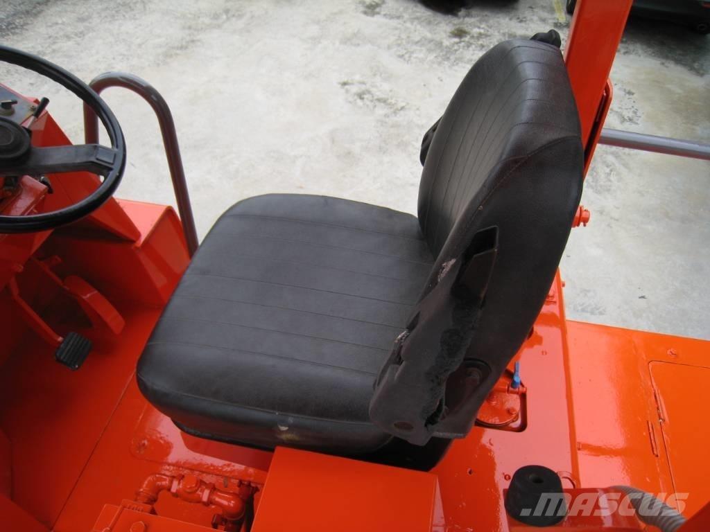 Sakai TZ 701 Pneumatikové valce