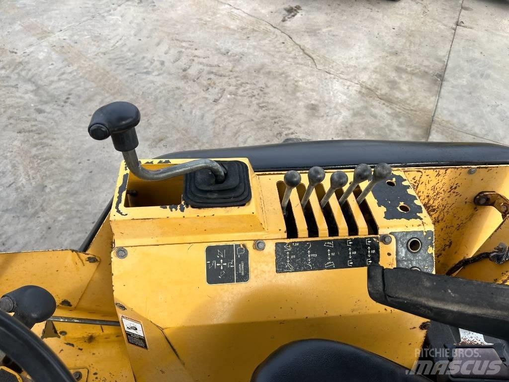 John Deere 210 LE Čelné nakladače a rýpadlá