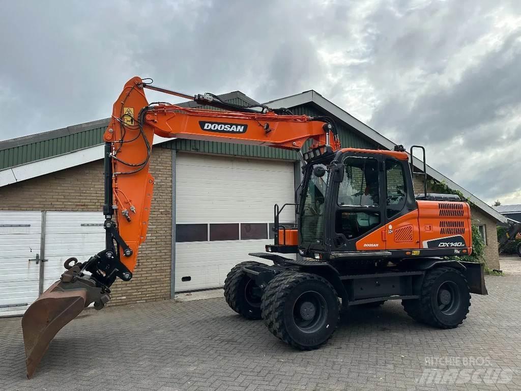 Doosan DX140W-5 Kolesové rýpadlá