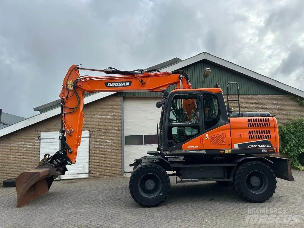 Doosan DX140W-5 Kolesové rýpadlá