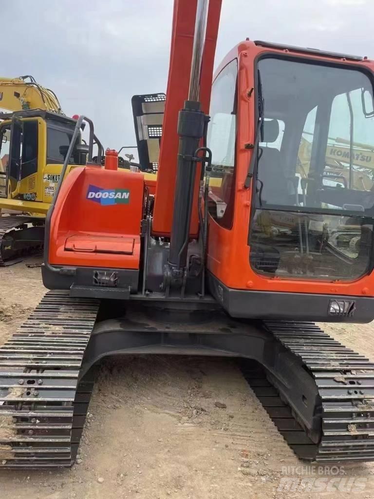 Doosan DX 80 Midi rýpadlá 7 t - 12 t