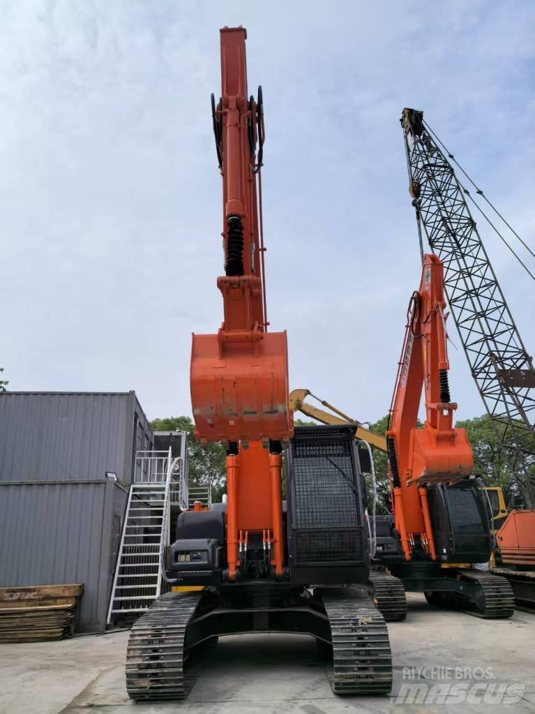 Hitachi ZX 200-3 G Pásové rýpadlá