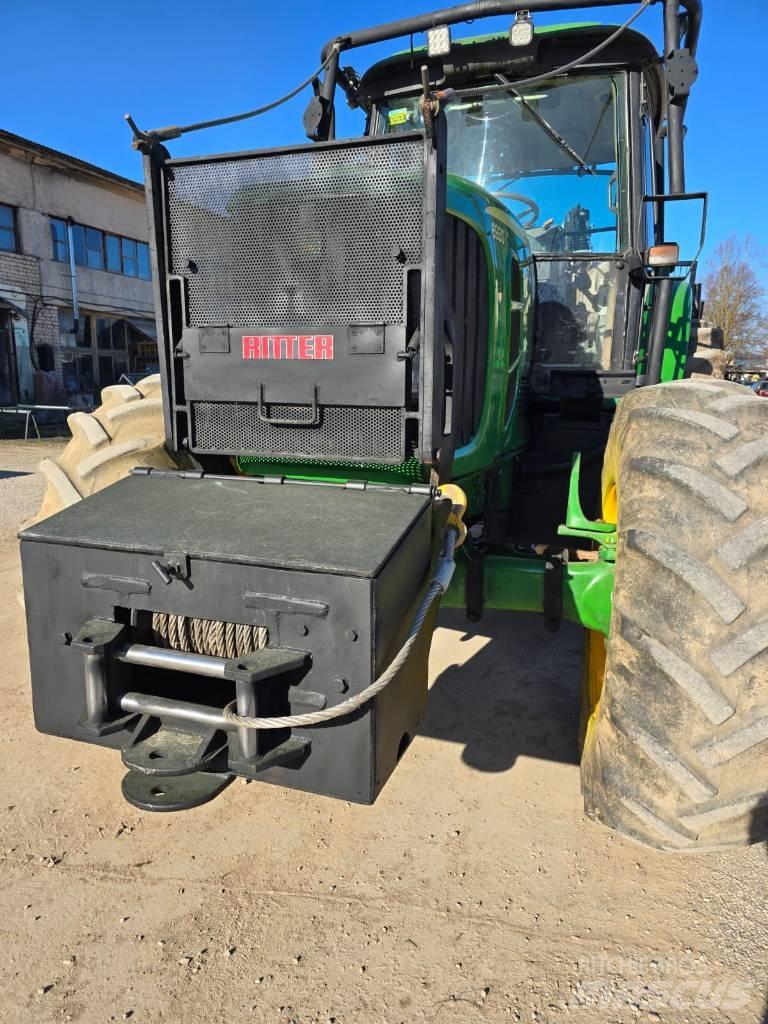 John Deere 6930 Lesné traktory