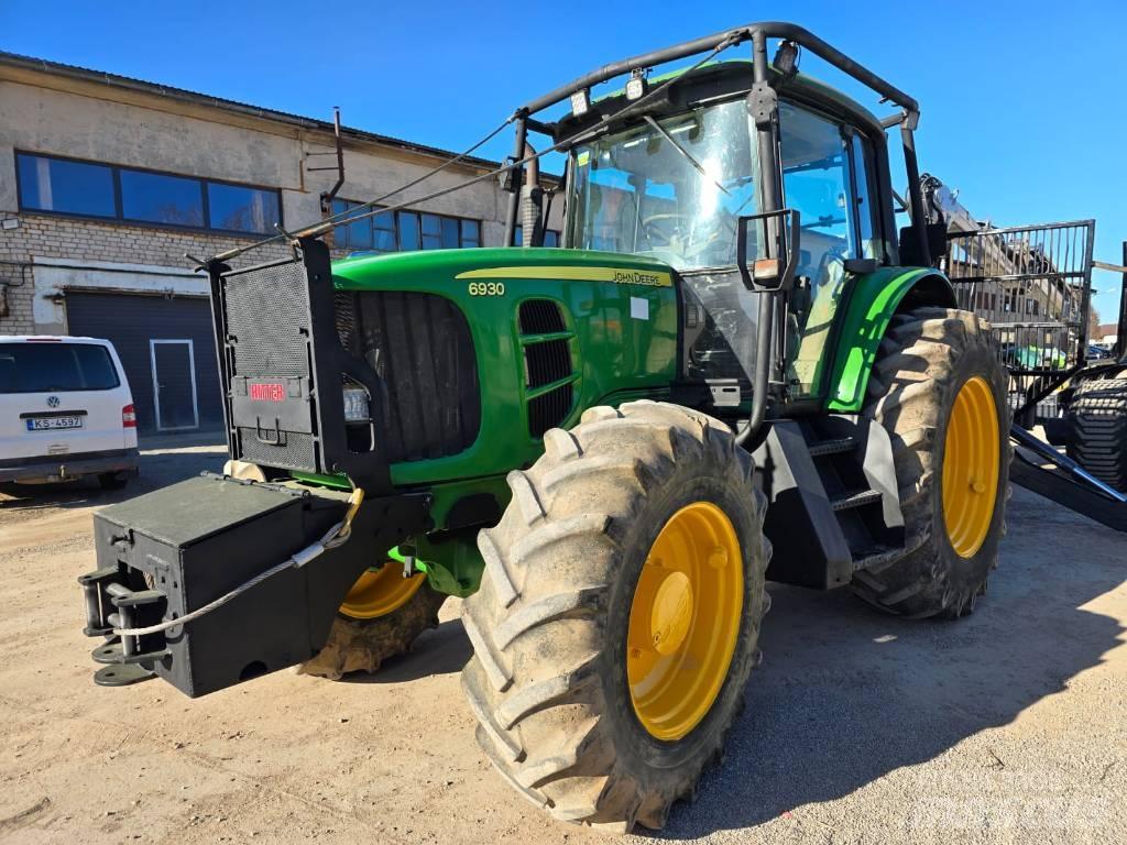 John Deere 6930 Lesné traktory