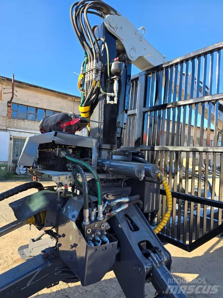 John Deere 6930 Lesné traktory