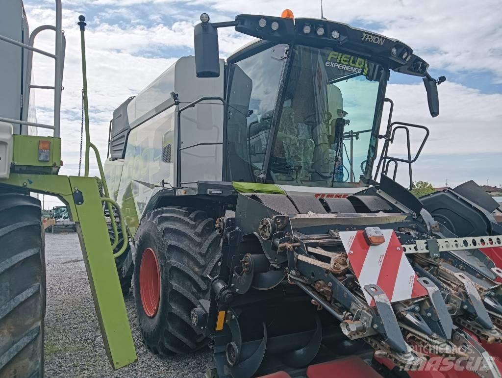 CLAAS TRION 750 Kombinované zberacie stroje