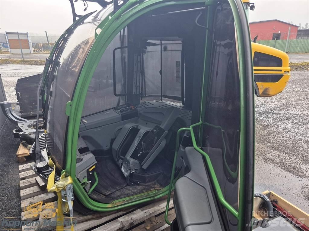 John Deere 1270G Kabíny a interiér
