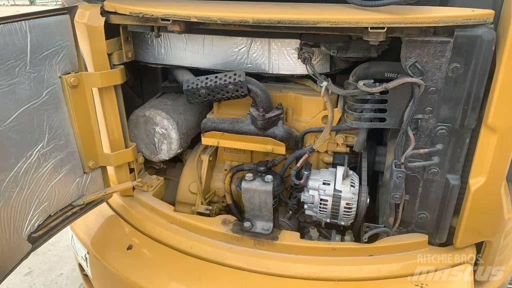 CAT 303 Pásové rýpadlá