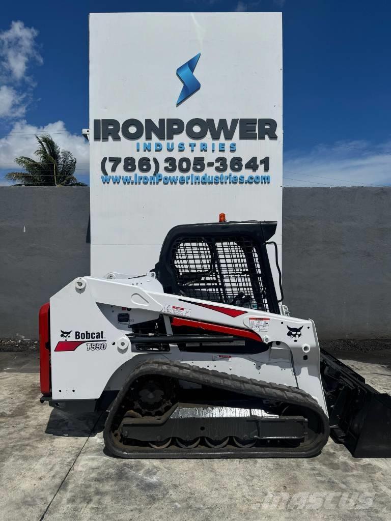 Bobcat T 550 Šmykom riadené nakladače