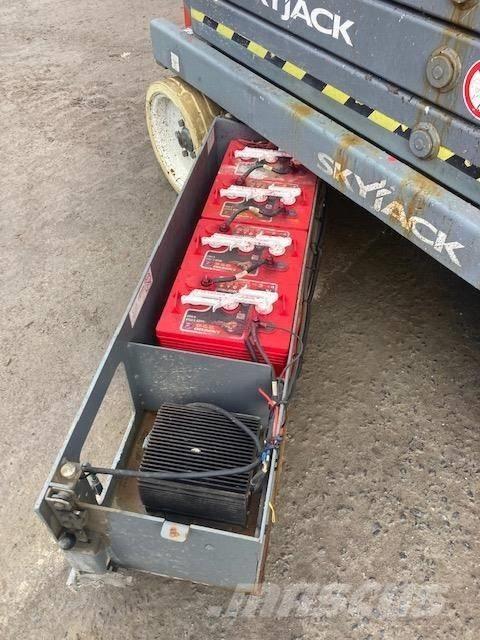 SkyJack SJ III 3226 Nožnicové zdvíhacie plošiny