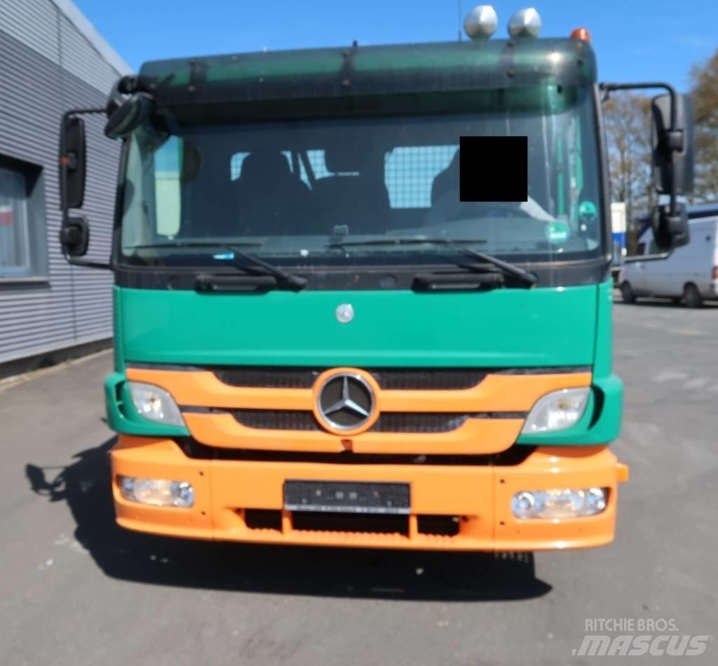 Mercedes-Benz 822 L Nakladacia/sklápacia bočnica