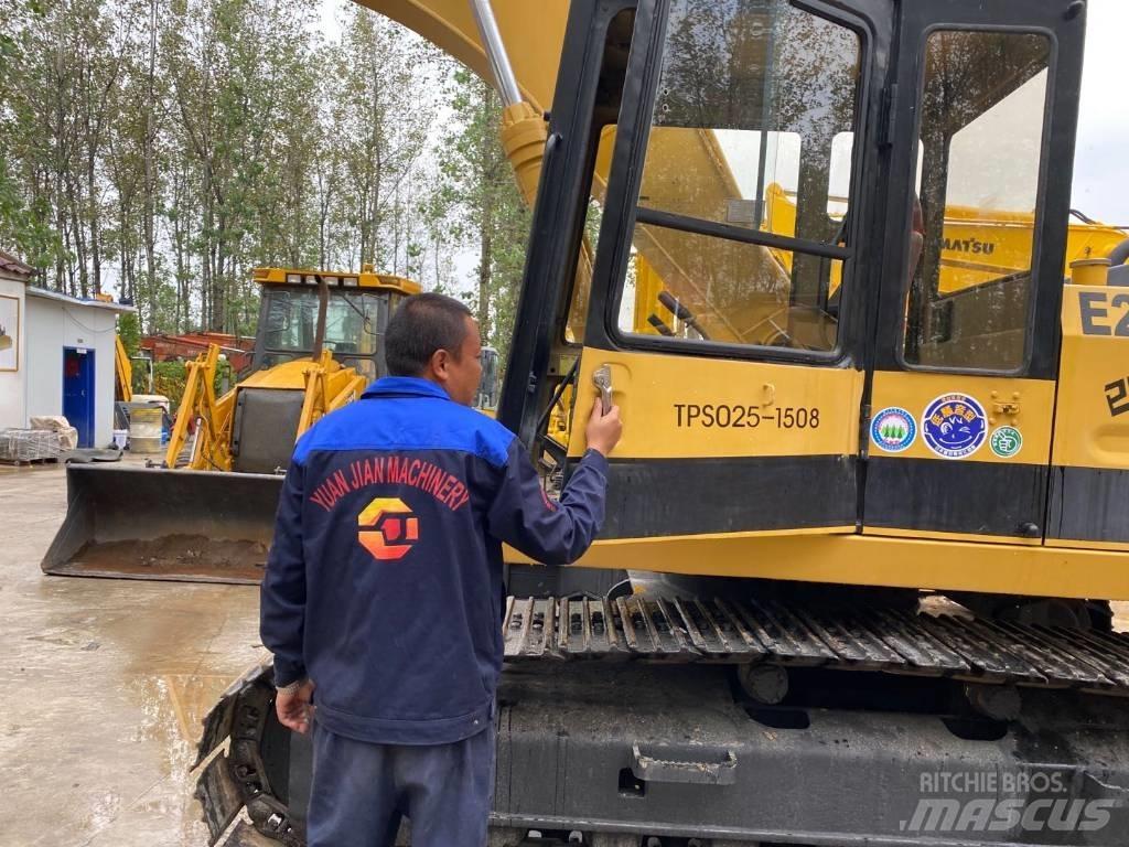 CAT E 200 B Pásové rýpadlá