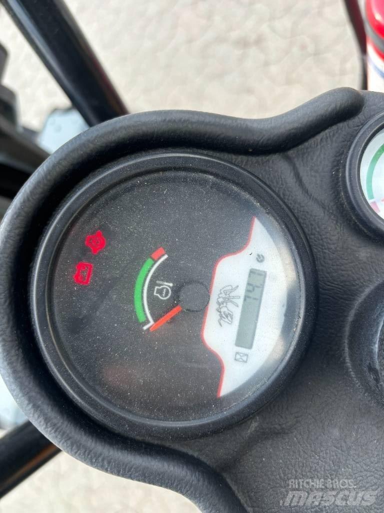 GiANT G 1200 Šmykom riadené nakladače