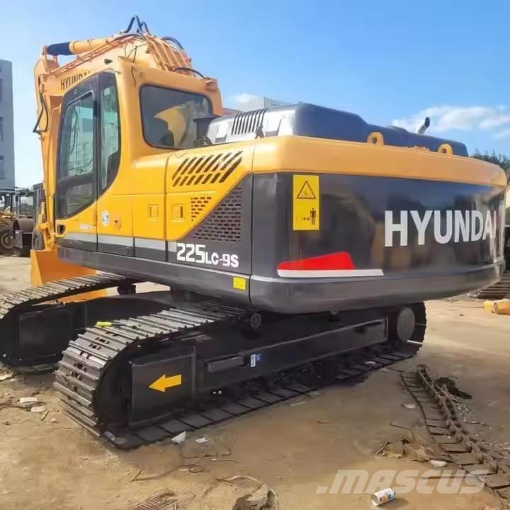 Hyundai 225LC-9S Pásové rýpadlá