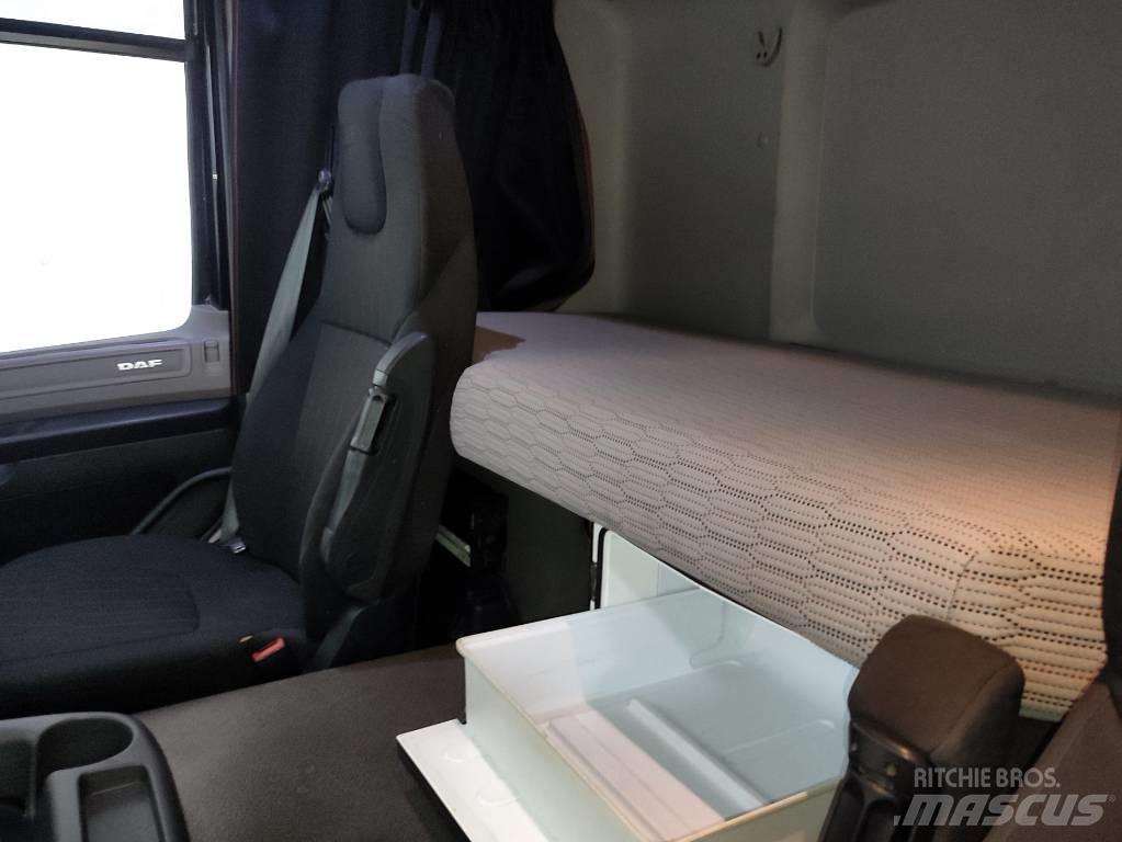 DAF CF 370 FA Nákladné vozidlá s bočnou zhrnovacou plachtou
