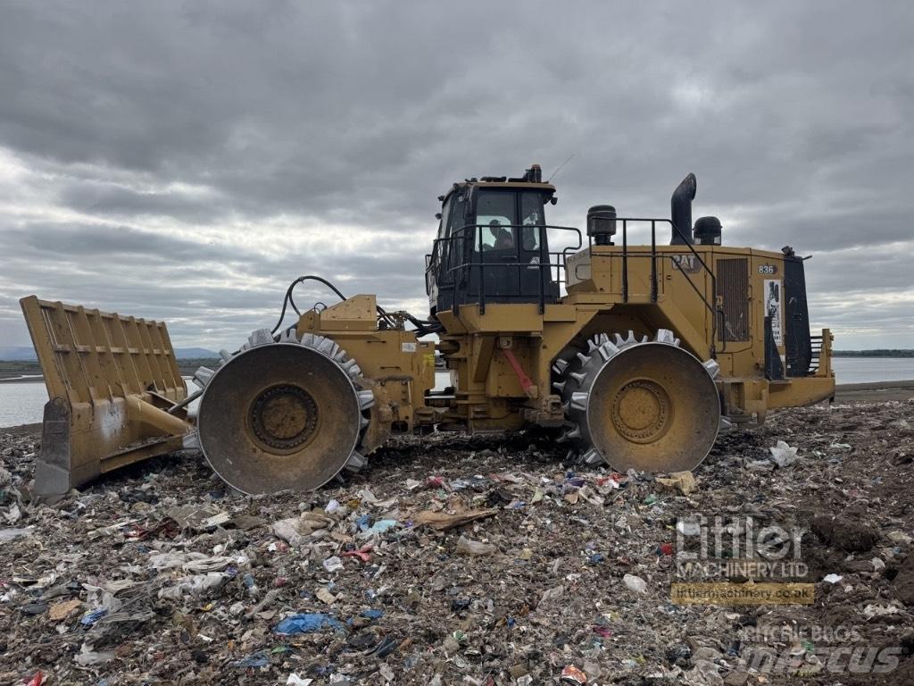 CAT 836 Skládkové kompaktory